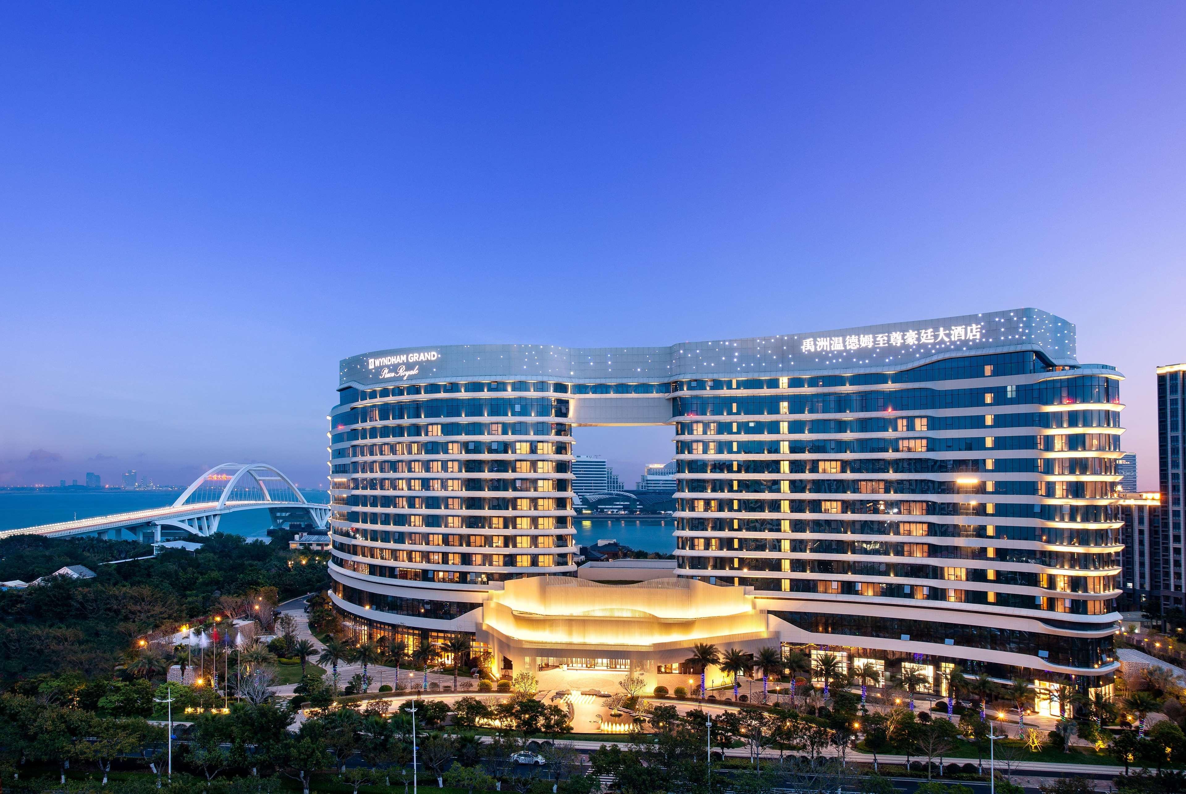 WYNDHAM GRAND Plaza Royale Yuzhou Xiamen Hotel Exterior foto